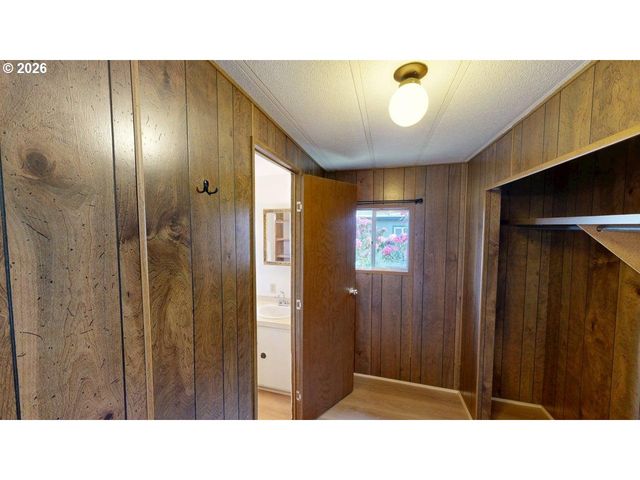 15931 OCEANVIEW Dr, Brookings, OR 97415