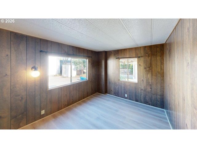 15931 OCEANVIEW Dr, Brookings, OR 97415