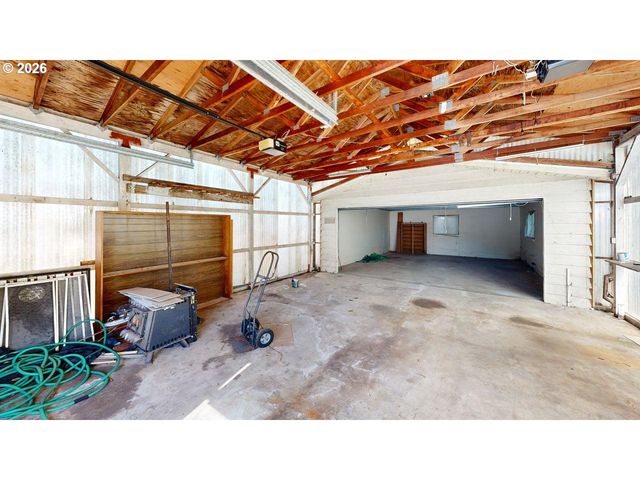 15931 OCEANVIEW Dr, Brookings, OR 97415