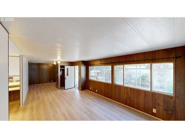 15931 OCEANVIEW Dr, Brookings, OR 97415