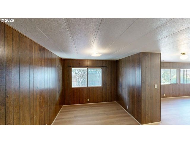 15931 OCEANVIEW Dr, Brookings, OR 97415