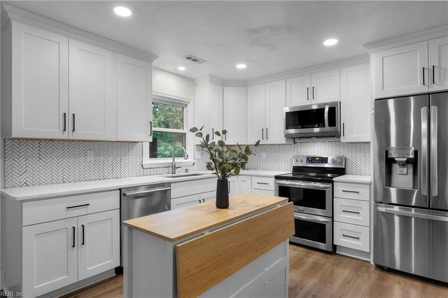544 Aylesbury DR, Chesapeake, VA 23322
