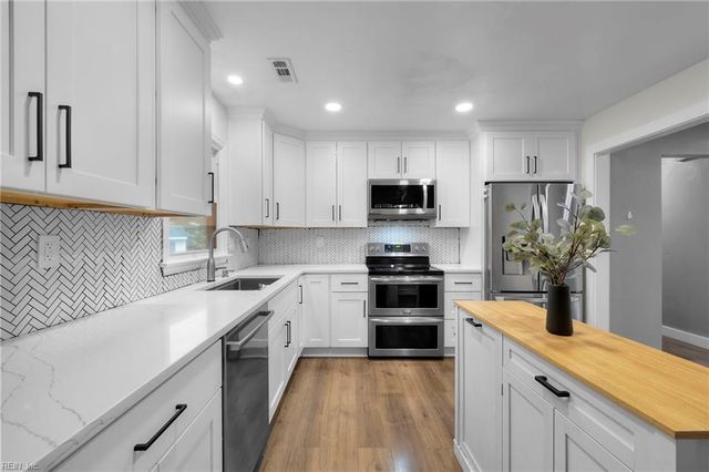 544 Aylesbury DR, Chesapeake, VA 23322