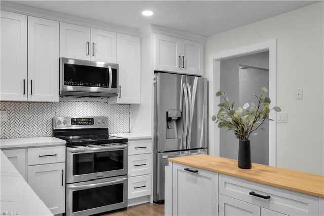 544 Aylesbury DR, Chesapeake, VA 23322