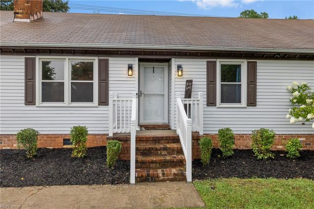 544 Aylesbury DR, Chesapeake, VA 23322