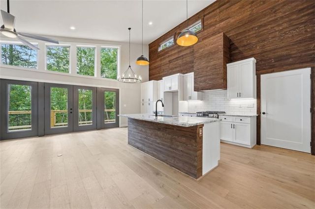 257 Gallery Court, Ellijay, GA 30540
