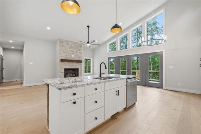 257 Gallery Court, Ellijay, GA 30540