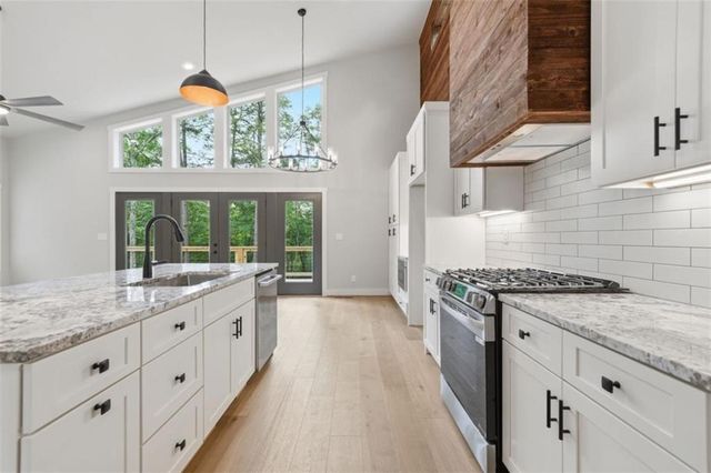 257 Gallery Court, Ellijay, GA 30540