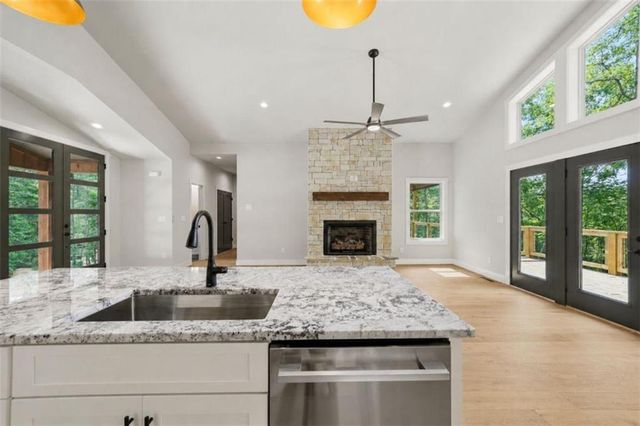 257 Gallery Court, Ellijay, GA 30540