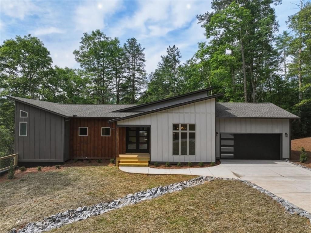 257 Gallery Court, Ellijay, GA 30540
