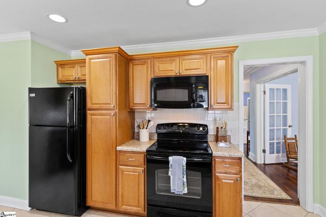204 S Holland Street, Clinton, SC 29325