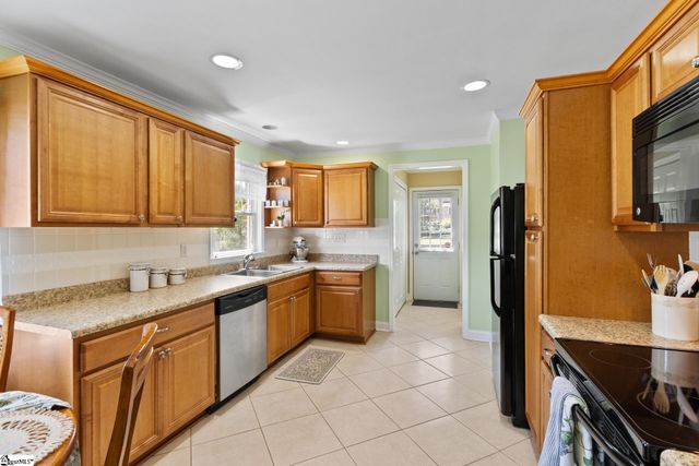 204 S Holland Street, Clinton, SC 29325