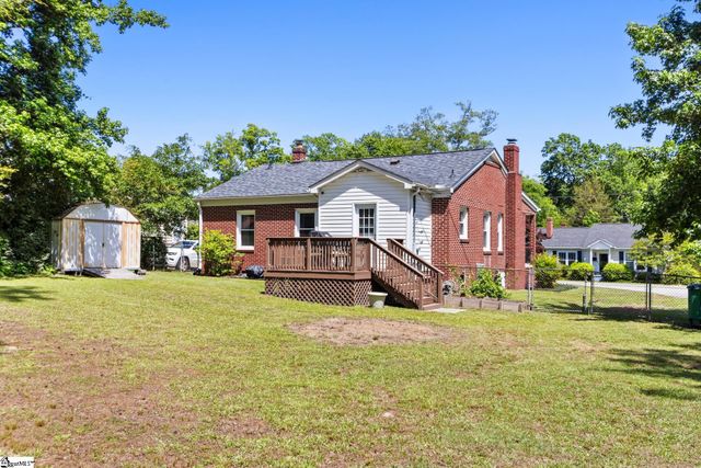 204 S Holland Street, Clinton, SC 29325