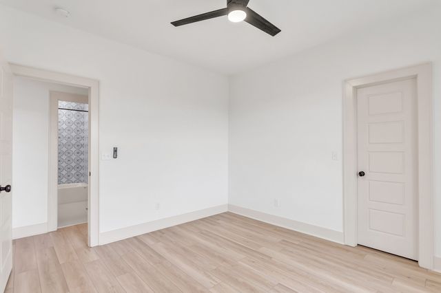 2140 Abiff Rd, Burns, TN 37029