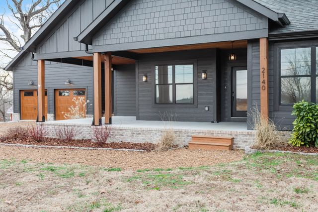 2140 Abiff Rd, Burns, TN 37029