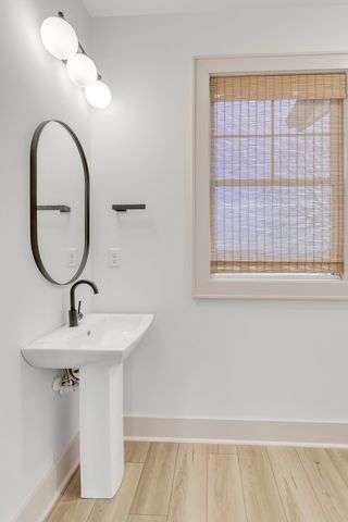 2140 Abiff Rd, Burns, TN 37029