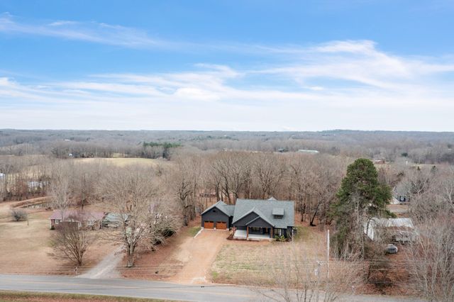 2140 Abiff Rd, Burns, TN 37029