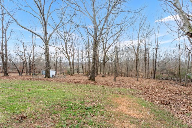 2140 Abiff Rd, Burns, TN 37029