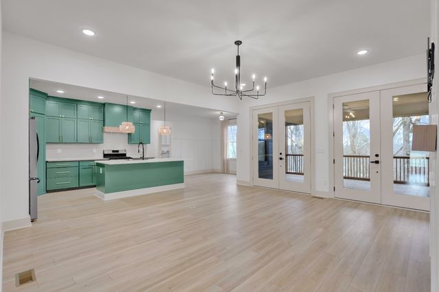 2140 Abiff Rd, Burns, TN 37029