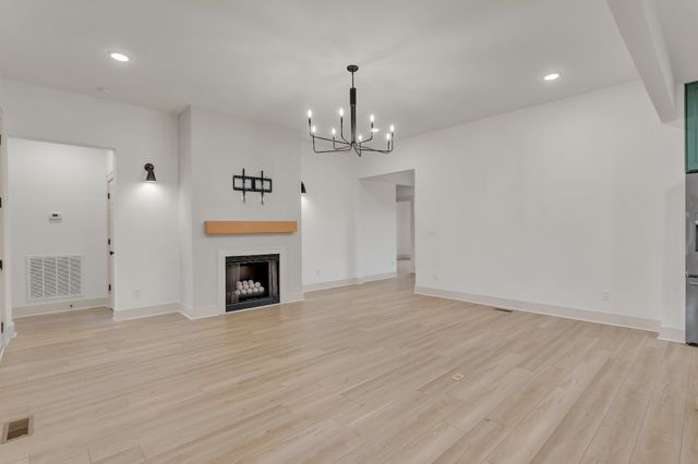 2140 Abiff Rd, Burns, TN 37029