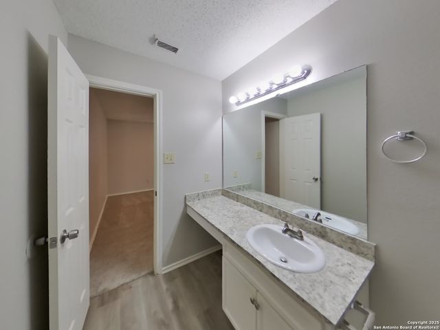 8230 Longhorn Ridge, Converse, TX 78109