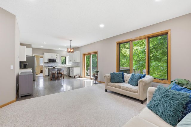 3774 Oxford Drive, Woodbury, MN 55125