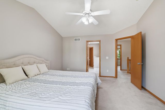 3774 Oxford Drive, Woodbury, MN 55125
