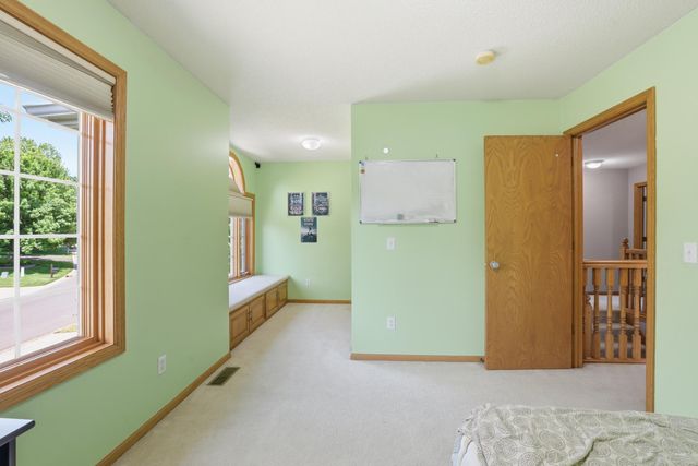 3774 Oxford Drive, Woodbury, MN 55125