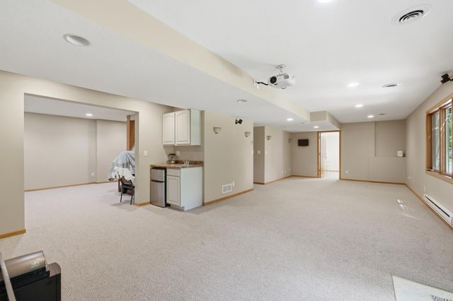 3774 Oxford Drive, Woodbury, MN 55125