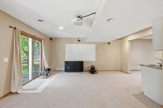 3774 Oxford Drive, Woodbury, MN 55125