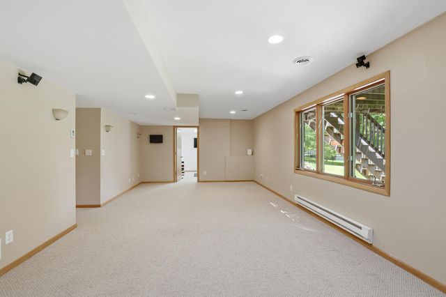 3774 Oxford Drive, Woodbury, MN 55125