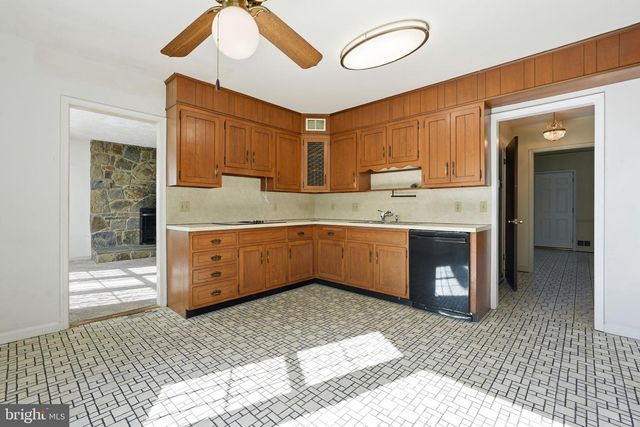 15901 OLD COLUMBIA PIKE, Burtonsville, MD 20866