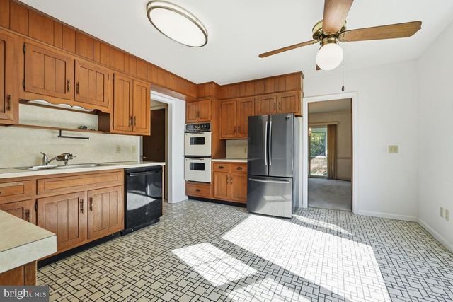 15901 OLD COLUMBIA PIKE, Burtonsville, MD 20866
