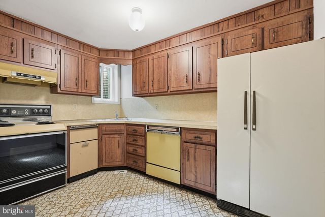 15901 OLD COLUMBIA PIKE, Burtonsville, MD 20866