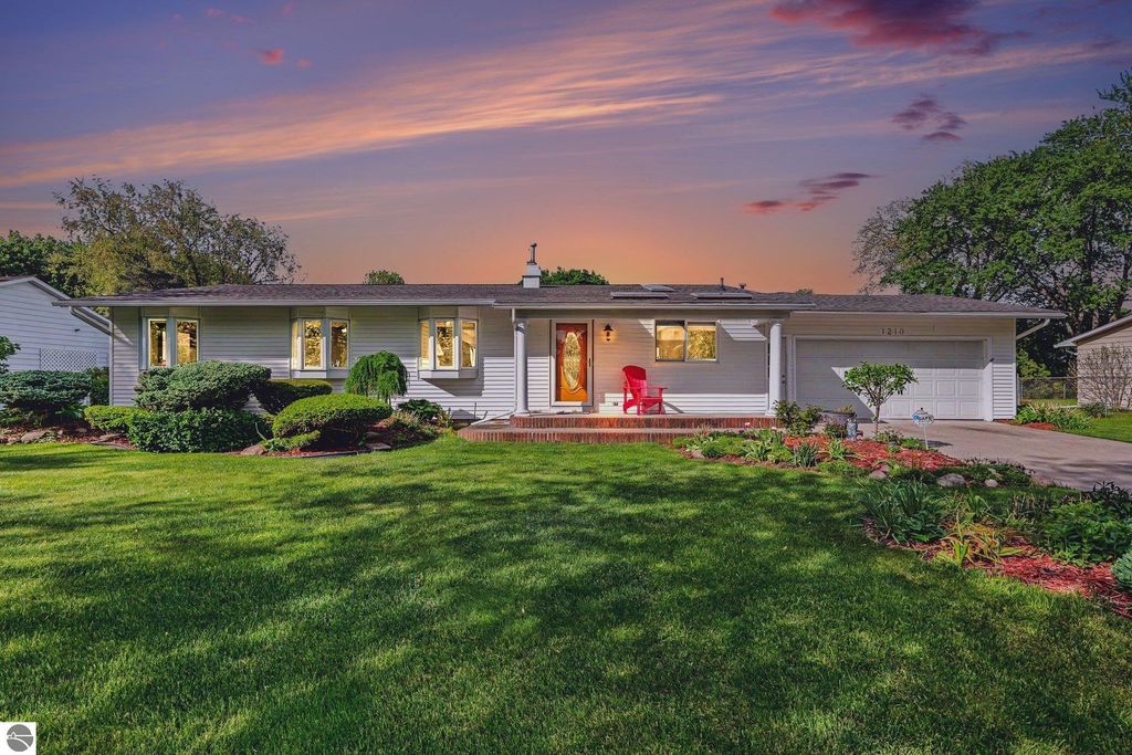 Image 1 of property listing at 1210 Glenwood Drive, Mt Pleasant, MI 48858