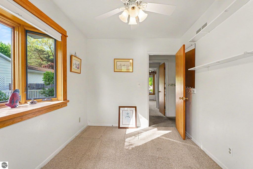 Image 17 of property listing at 1210 Glenwood Drive, Mt Pleasant, MI 48858
