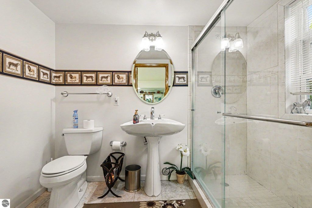 Image 34 of property listing at 1210 Glenwood Drive, Mt Pleasant, MI 48858