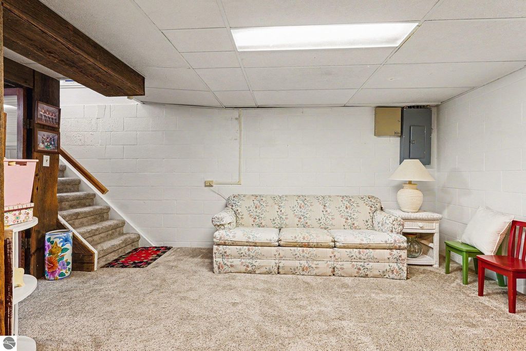 Image 37 of property listing at 1210 Glenwood Drive, Mt Pleasant, MI 48858
