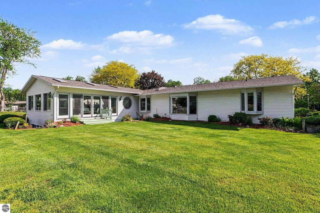 Image 40 of property listing at 1210 Glenwood Drive, Mt Pleasant, MI 48858