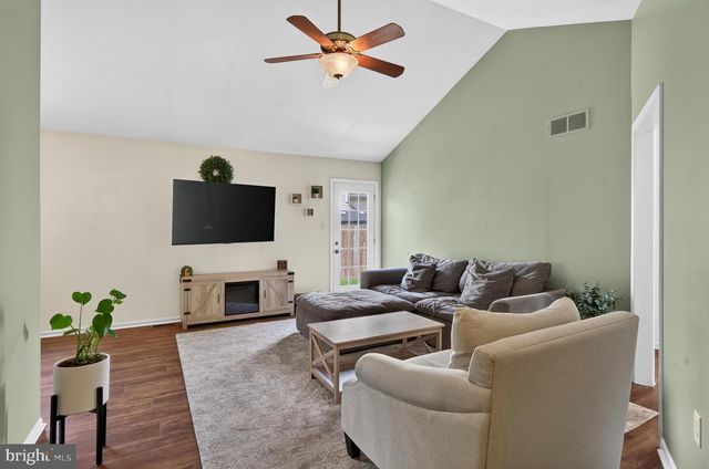 154 SUGARBERRY DR, New Castle, DE 19720