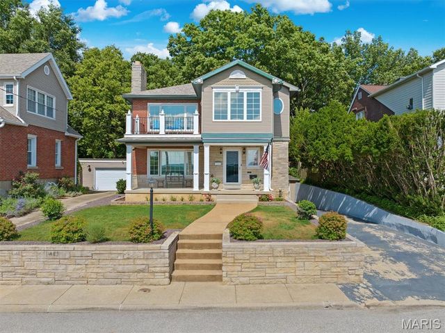 711 Riverview Drive, Alton, IL 62002
