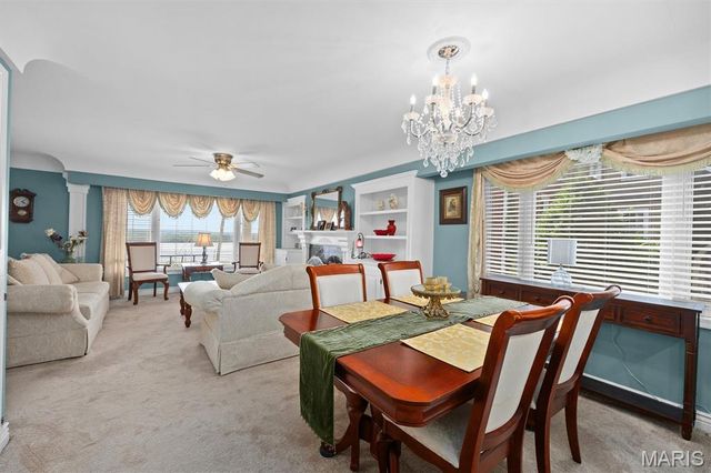 711 Riverview Drive, Alton, IL 62002