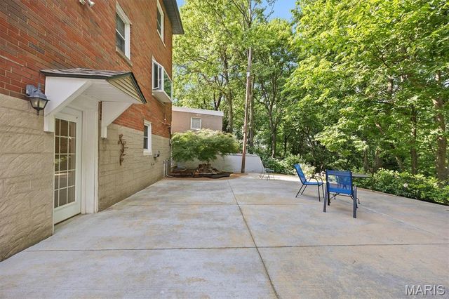 711 Riverview Drive, Alton, IL 62002