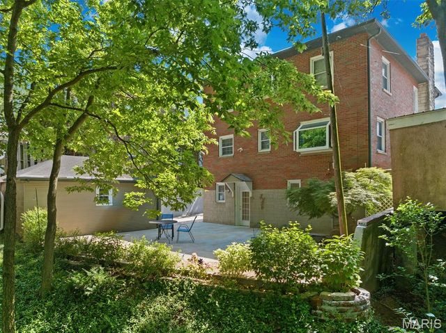 711 Riverview Drive, Alton, IL 62002