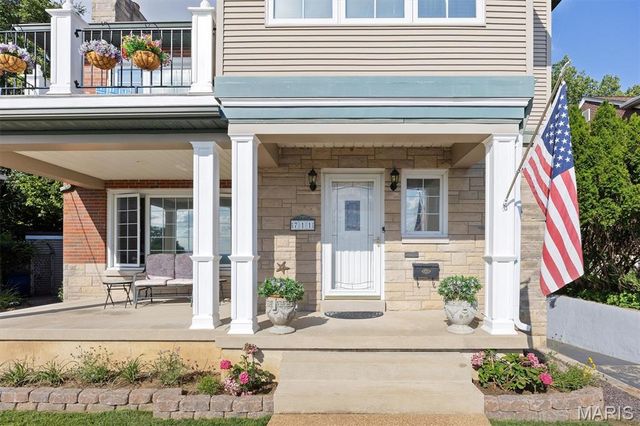711 Riverview Drive, Alton, IL 62002