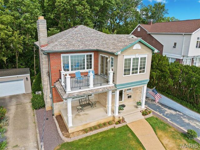 711 Riverview Drive, Alton, IL 62002