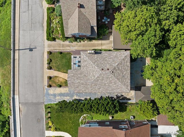 711 Riverview Drive, Alton, IL 62002