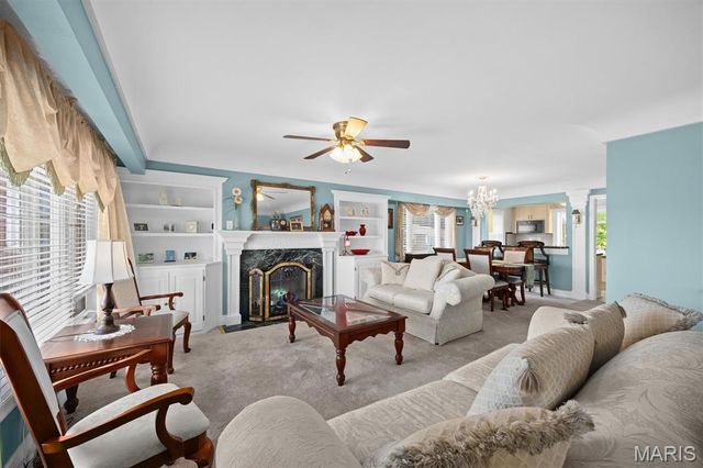 711 Riverview Drive, Alton, IL 62002