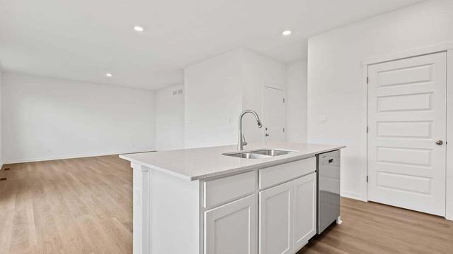 187 Cressmoor Boulevard, Hobart, IN 46342