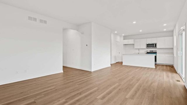 187 Cressmoor Boulevard, Hobart, IN 46342